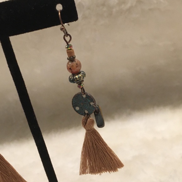 🔴 Boho Tassel Dangle Earrings - Picture 3 of 5